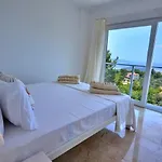 İslamlar 3 Bedroom With Private Pool 칼칸